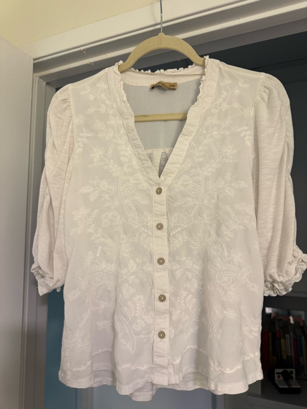 Democracy White Embroidered Blouse | Boho Cottagecore Top Medium